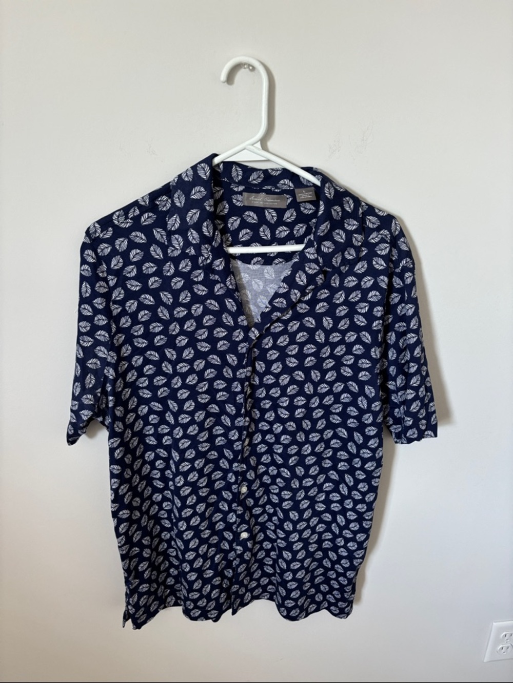Daniel Cremieux Navy Short-Sleeve Button-Down with White Leaf Print